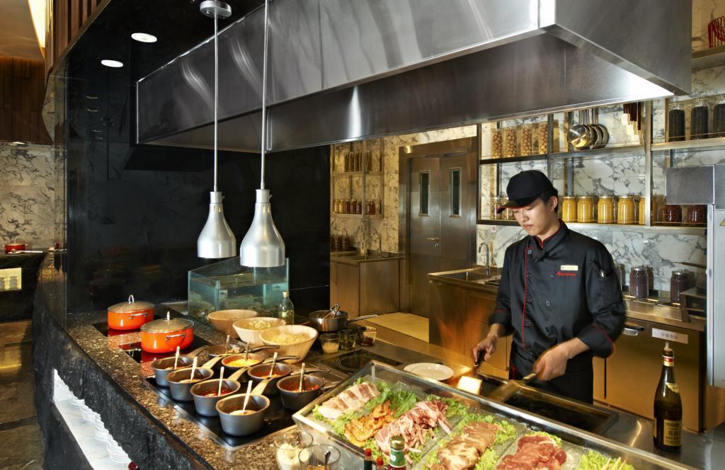 Hotel Nikko تيانجين المظهر الخارجي الصورة A live kitchen at a hotel