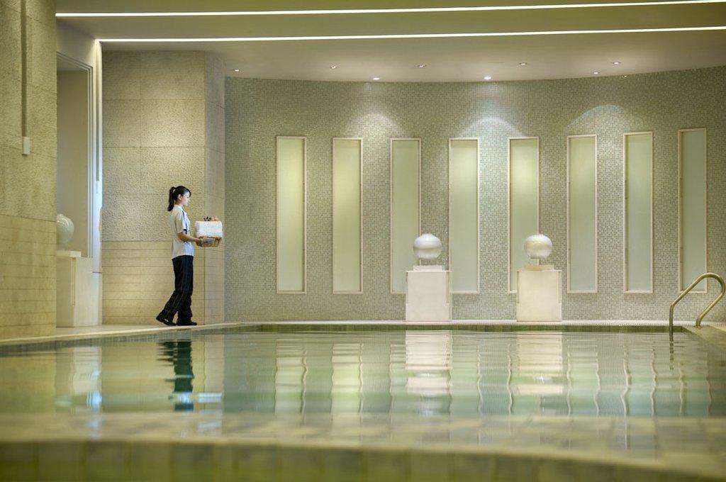 Hotel Nikko تيانجين المظهر الخارجي الصورة The swimming pool at The Spa at The Landmark